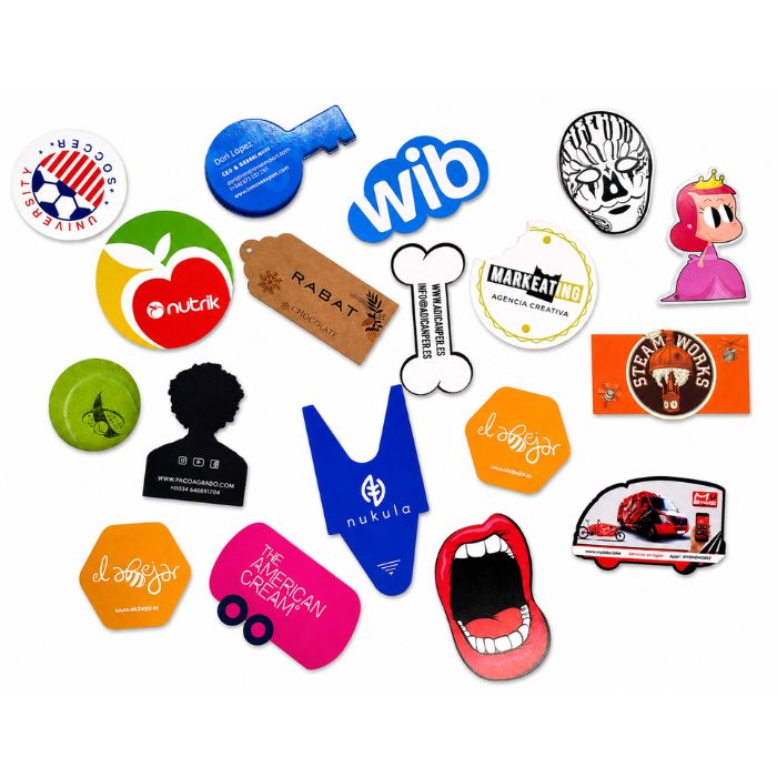 Muestras de tarjetas de visita troqueladas con forma personalizada clientes Reprotel