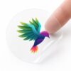 Pegatina transparente personalizada redonda con diseño de colibrí de colores