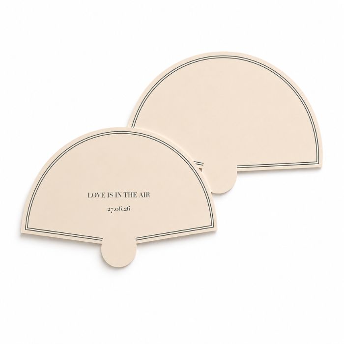 Mockup de abanicos de boda semicirculares personalizados sobre fondo blanco