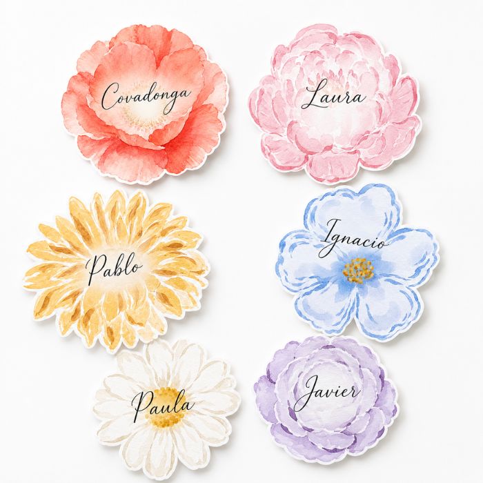 Marcasitios personalizados para boda de la colección Flores, flores de acuarela troqueladas con nombres de invitados